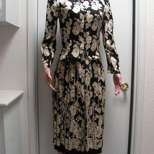 Vintage Maggy London 100% silk skirt suit, size 6